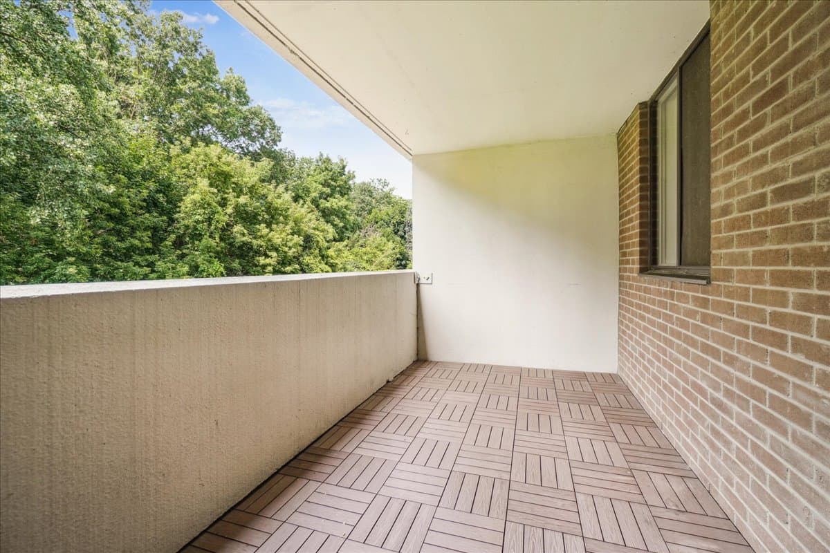 Rathburn Apartments — apartment/condo - Photo 12