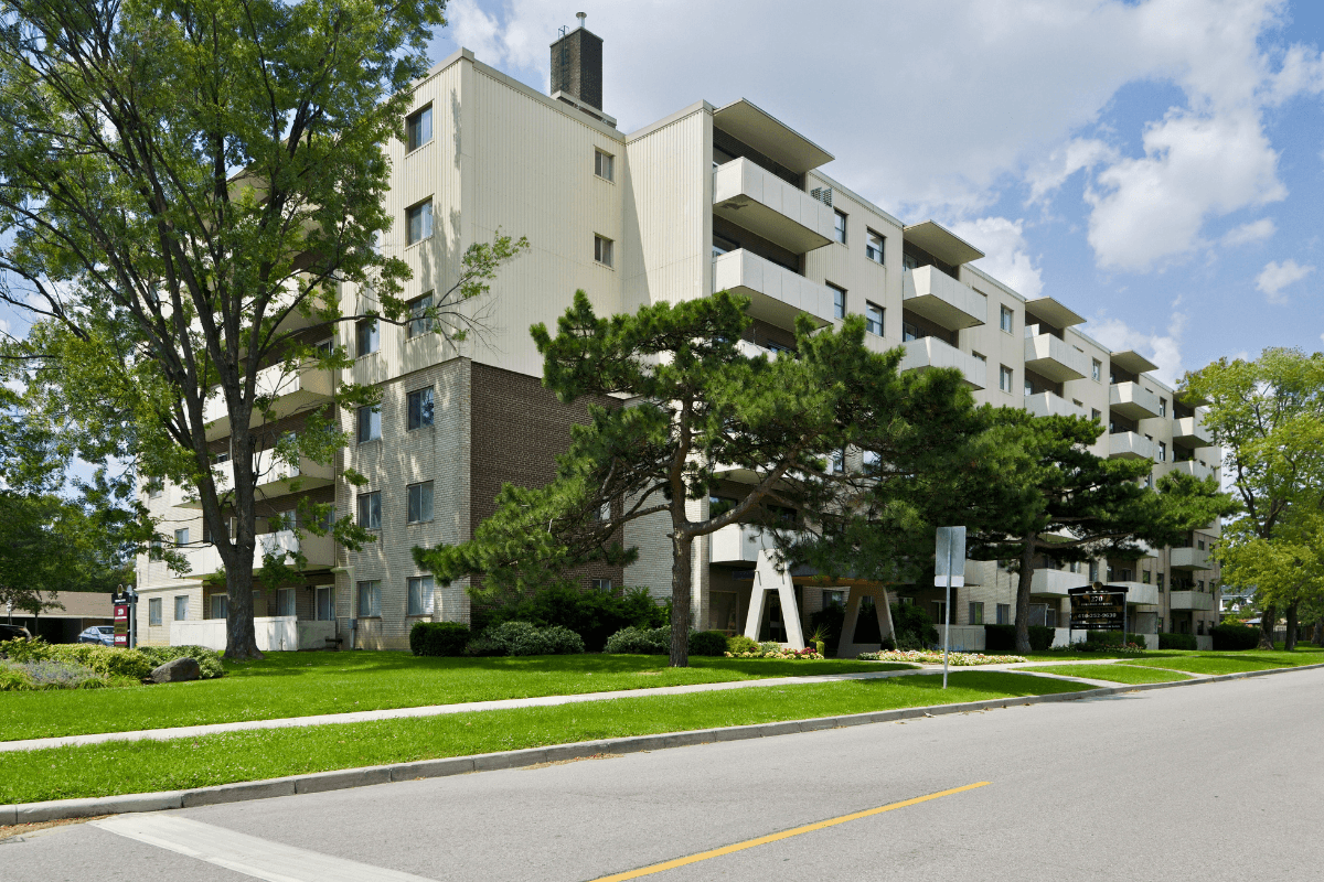 Sheldon Towers — apartment/condo - Photo 5
