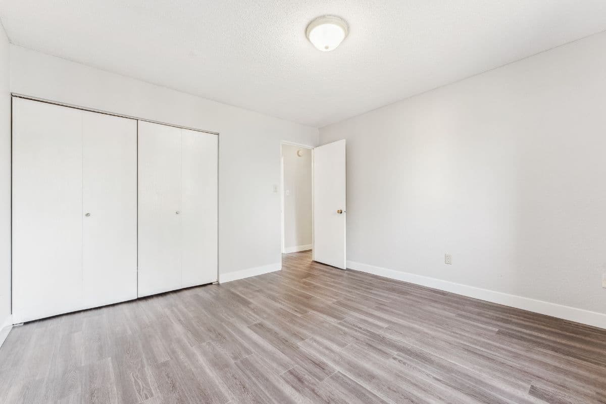 Niagara Court Apartments - Photo 6