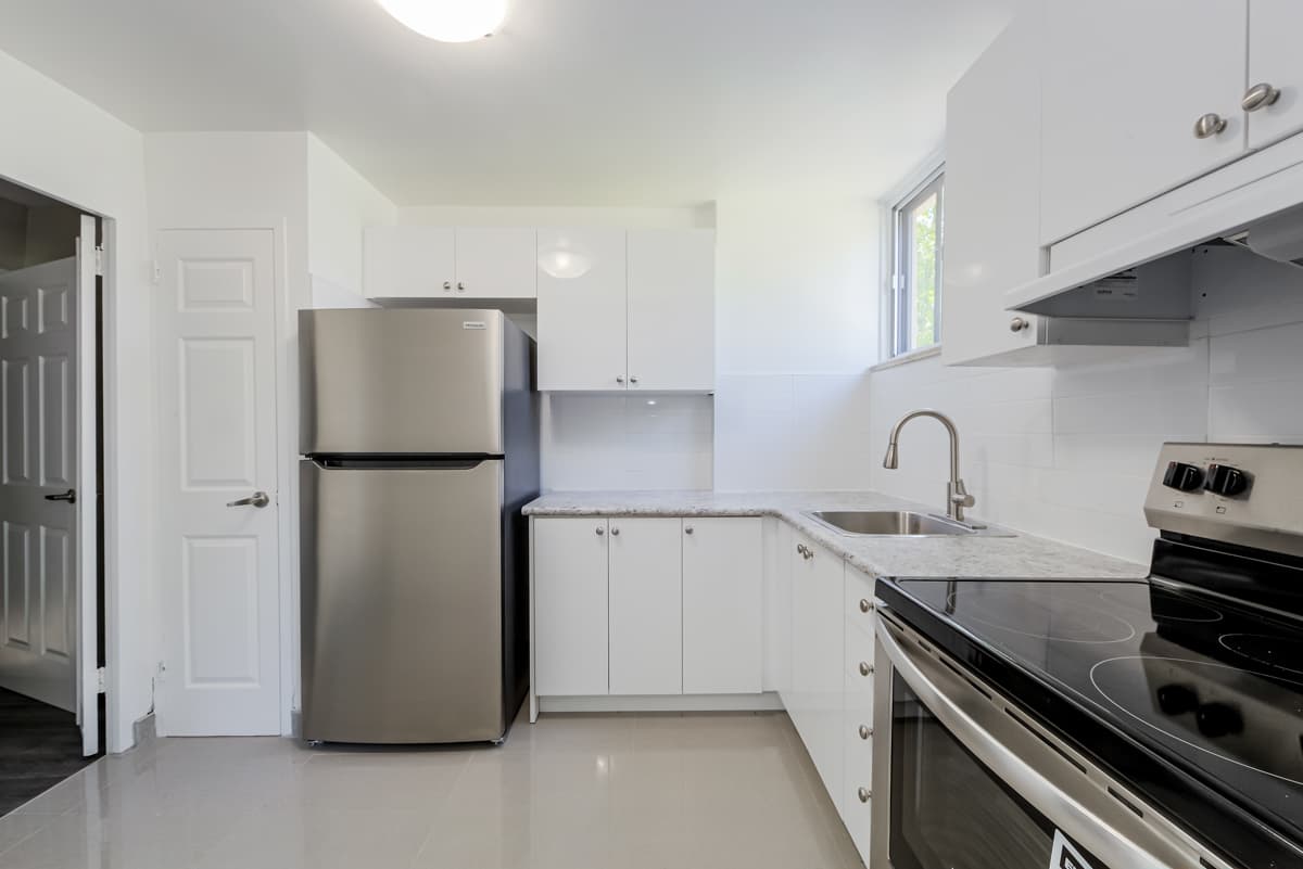 Eastmount Apartments — apartment/condo - Photo 17