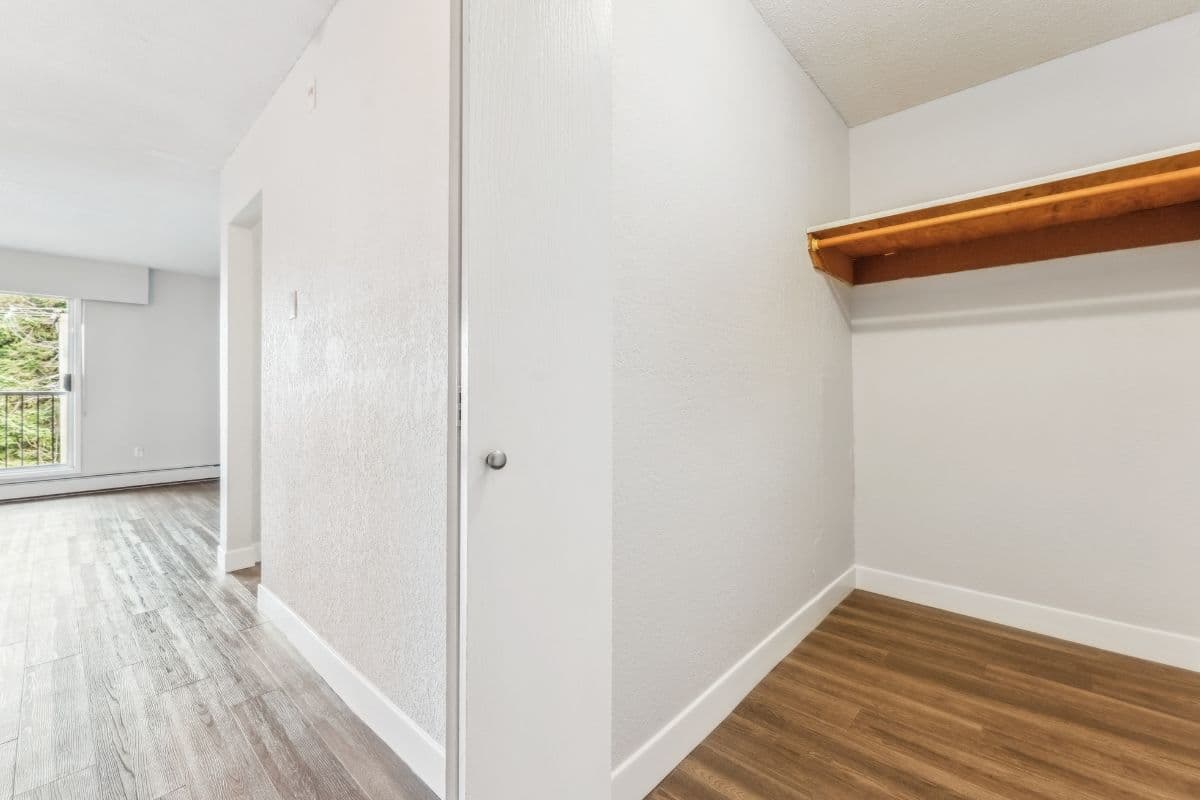 Niagara Court Apartments - Photo 12