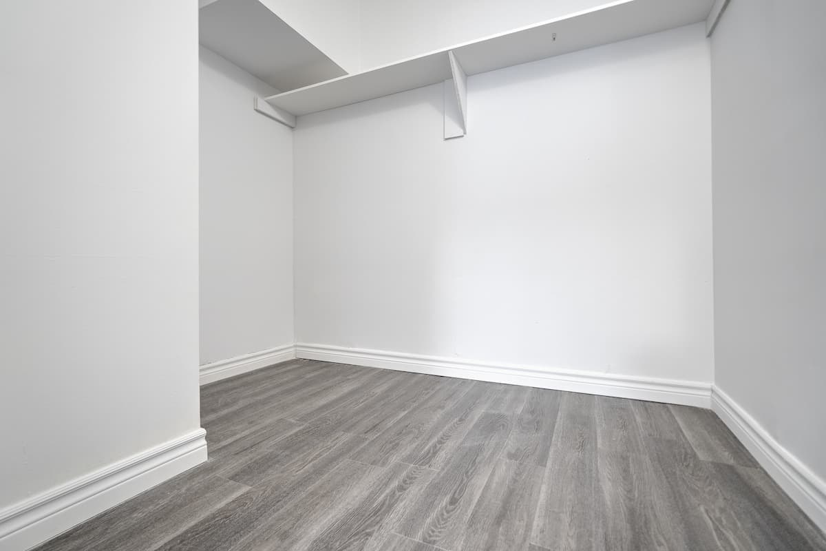 Sunnybrooke — apartment/condo - Photo 9