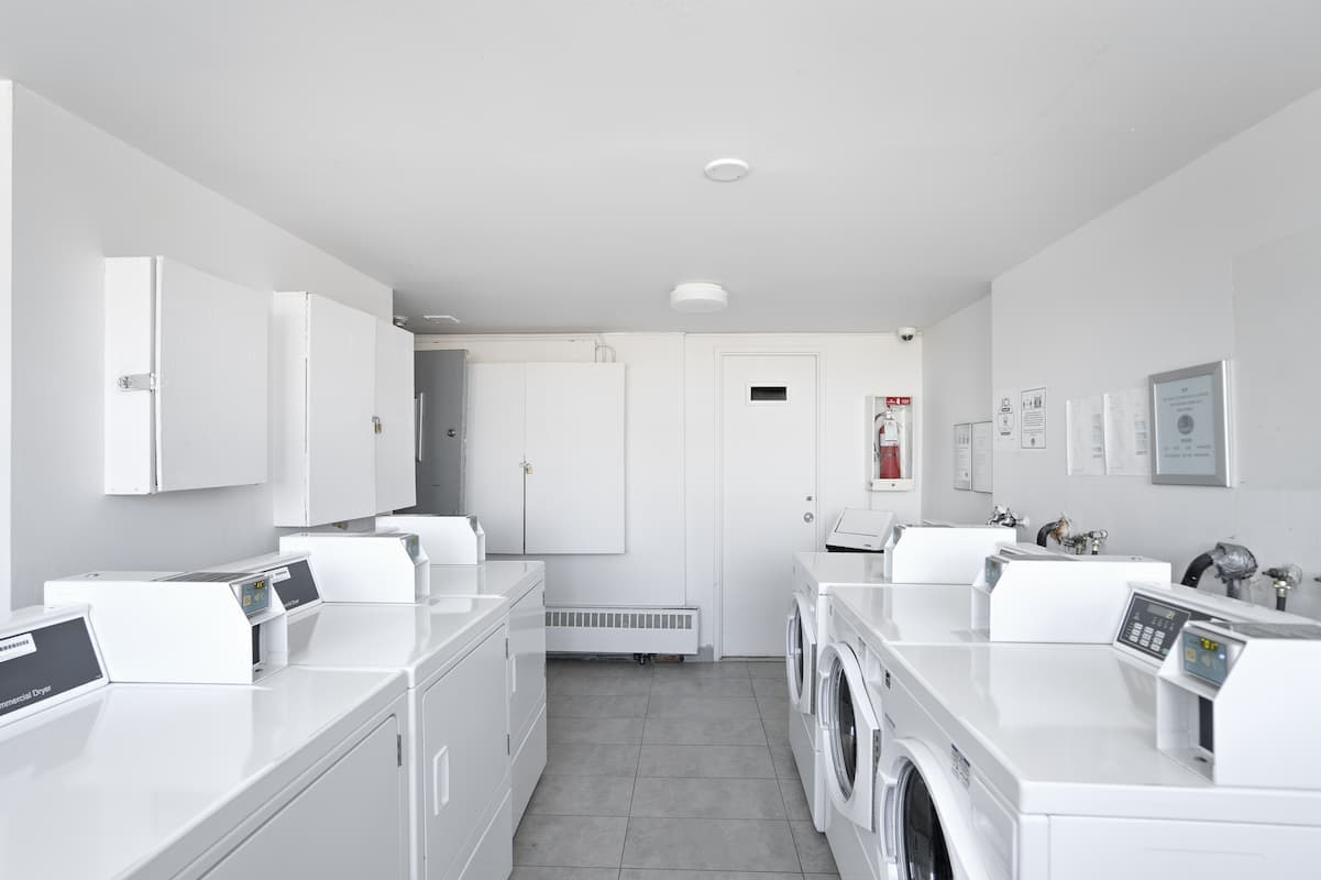 Bois-de-Boulogne Apartments - Photo 8