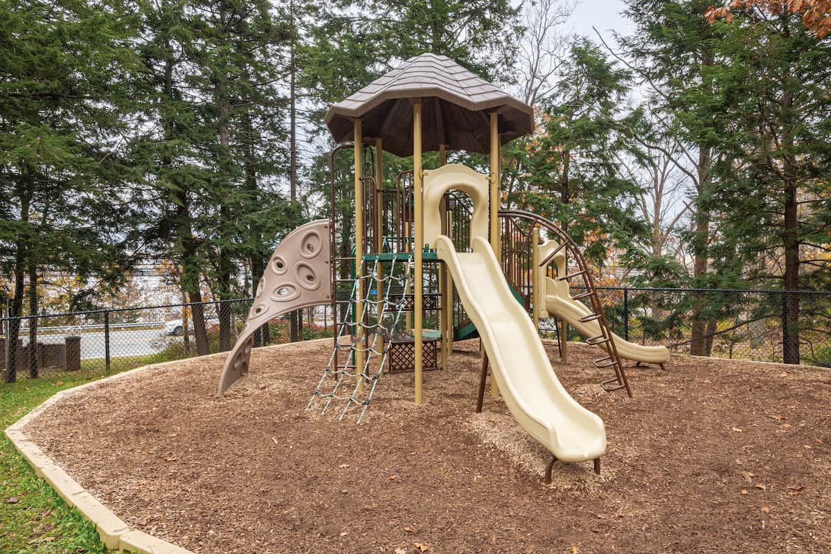 Ocean Brook Park Apartments — apartment/condo - Photo 16