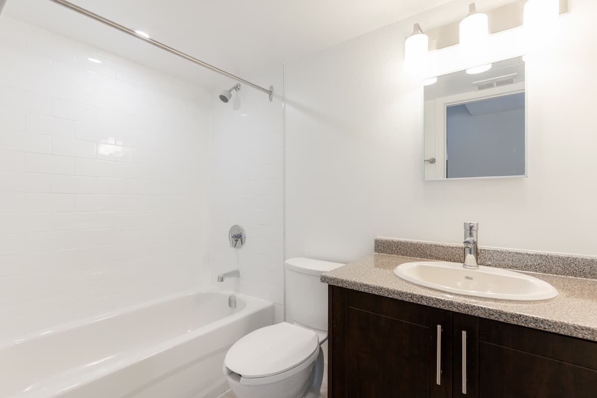 Lawrence East Apartments - Photo 11
