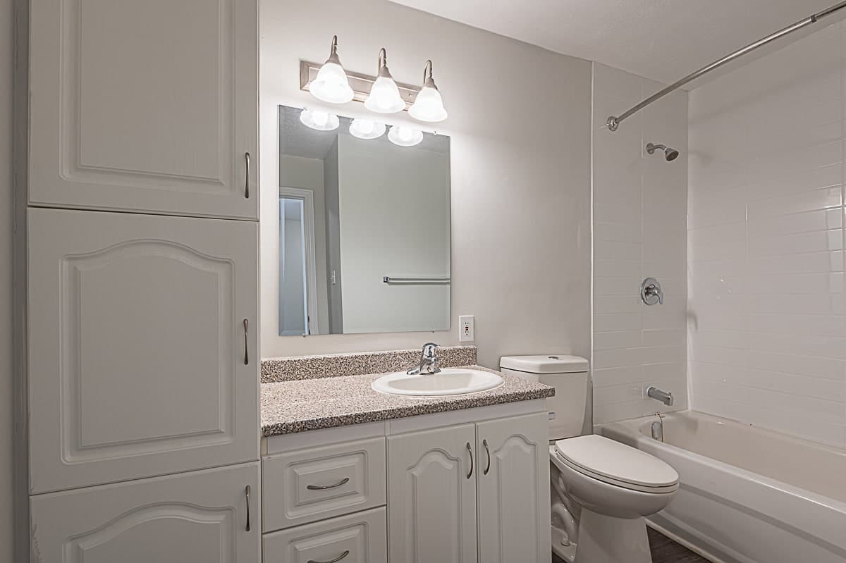Ocean Brook Park Apartments — apartment/condo - Photo 14