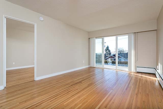 The Laurels Apartments - Photo 2
