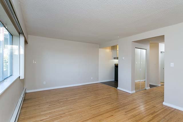 The Laurels Apartments - Photo 9