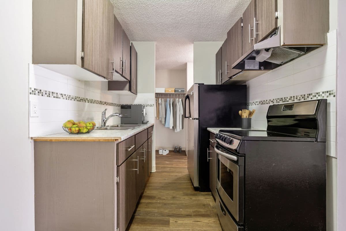 Vista Tower — apartment/condo - Photo 7