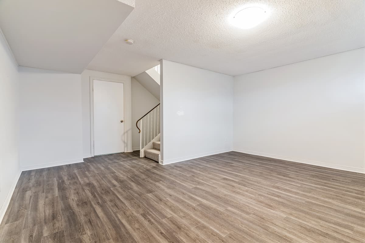 Pontiac Court Townhomes — apartment/condo - Photo 9