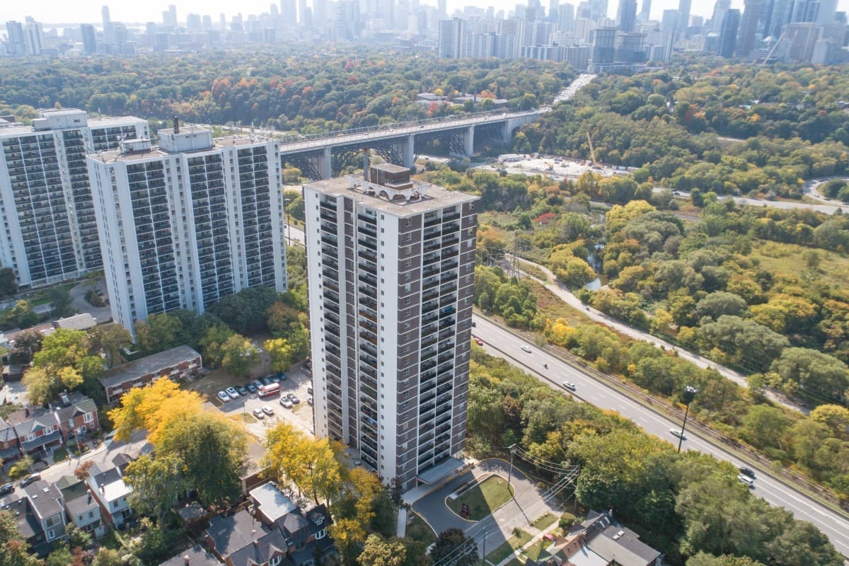 Eastmount Apartments — apartment/condo - Photo 3