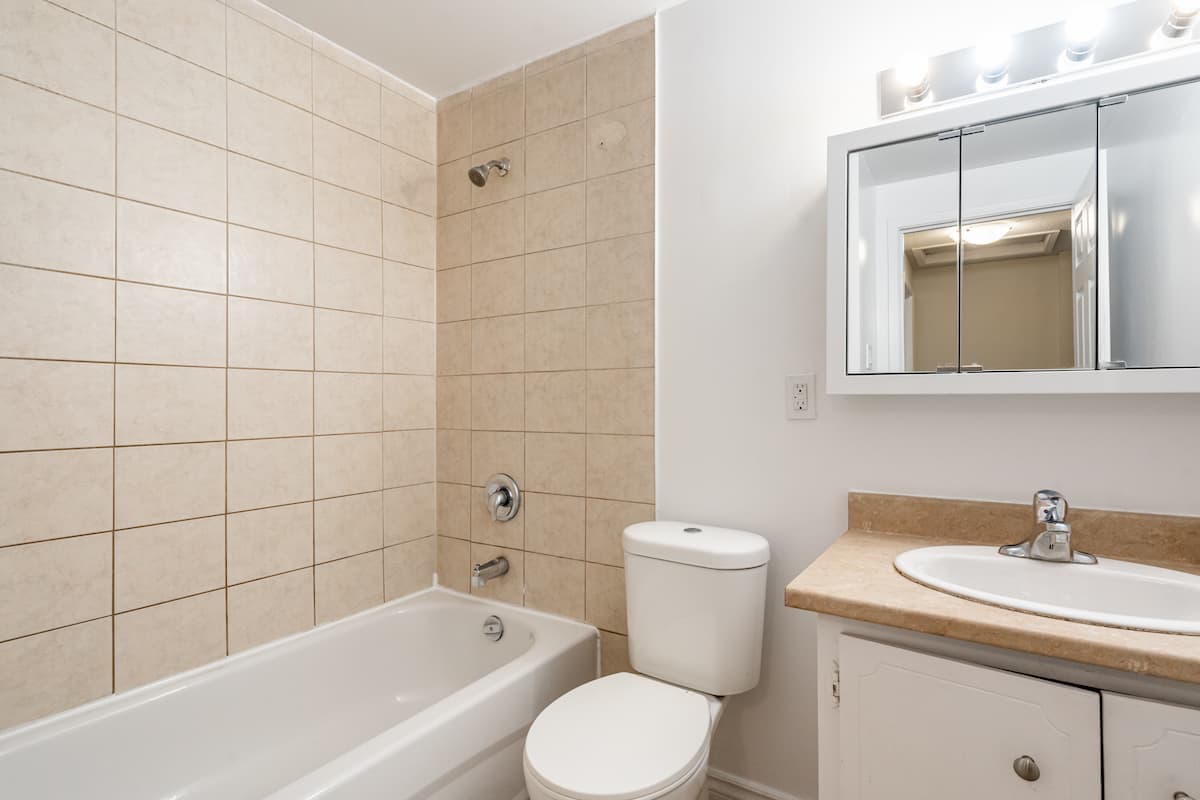 Churchill Townhomes — apartment/condo - Photo 9