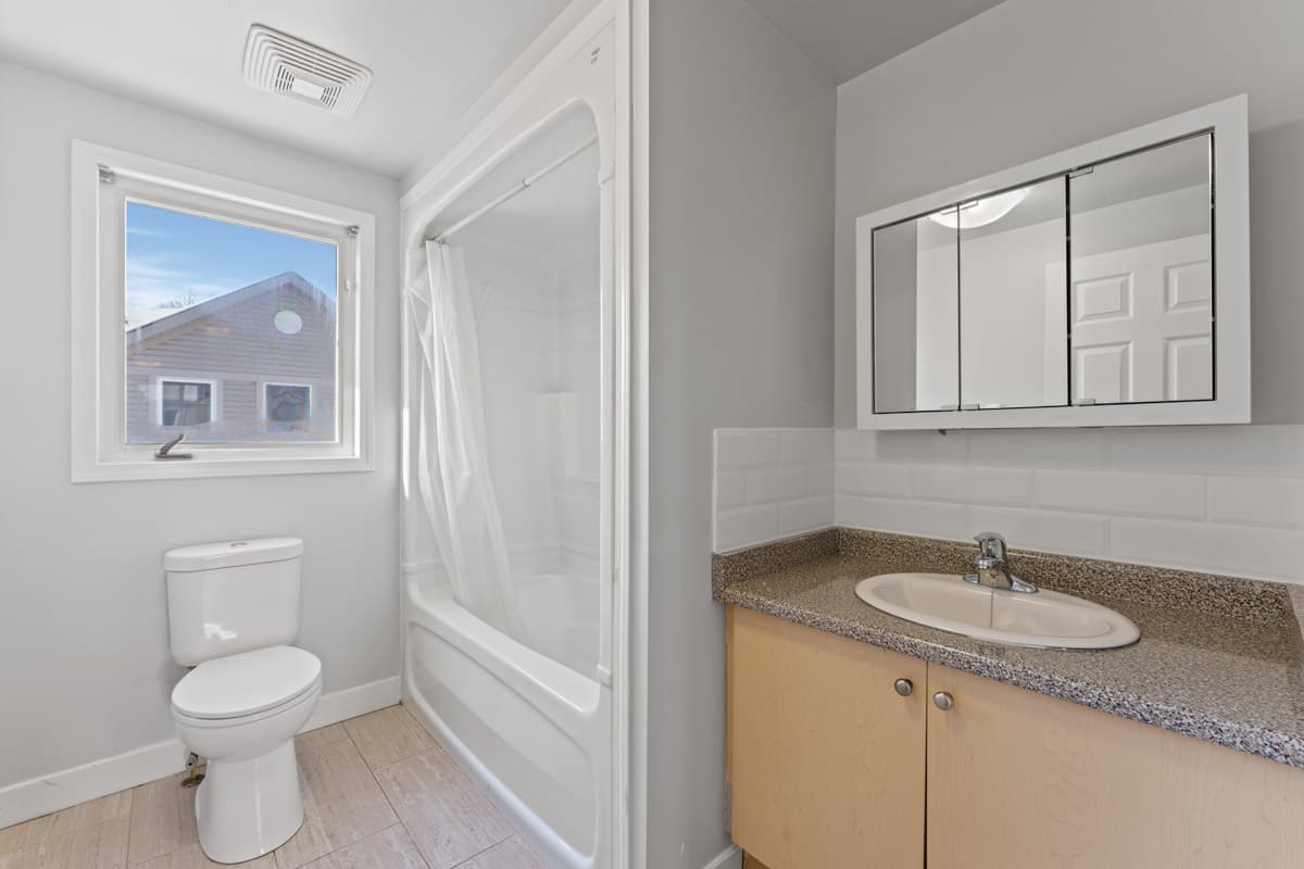 265 Lawrence Avenue Townhomes - Photo 9