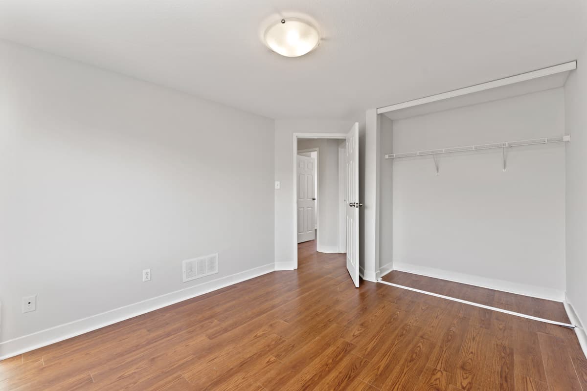 265 Lawrence Avenue Townhomes - Photo 11