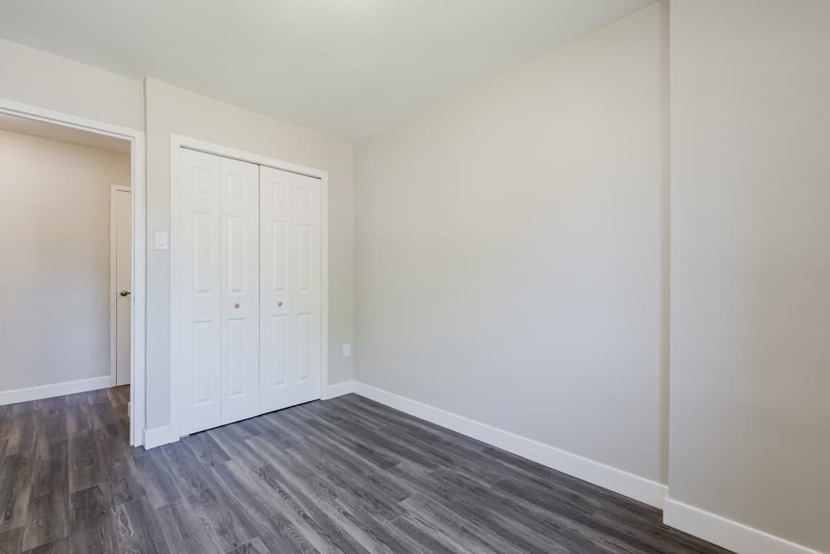 Eastmount Apartments — apartment/condo - Photo 18