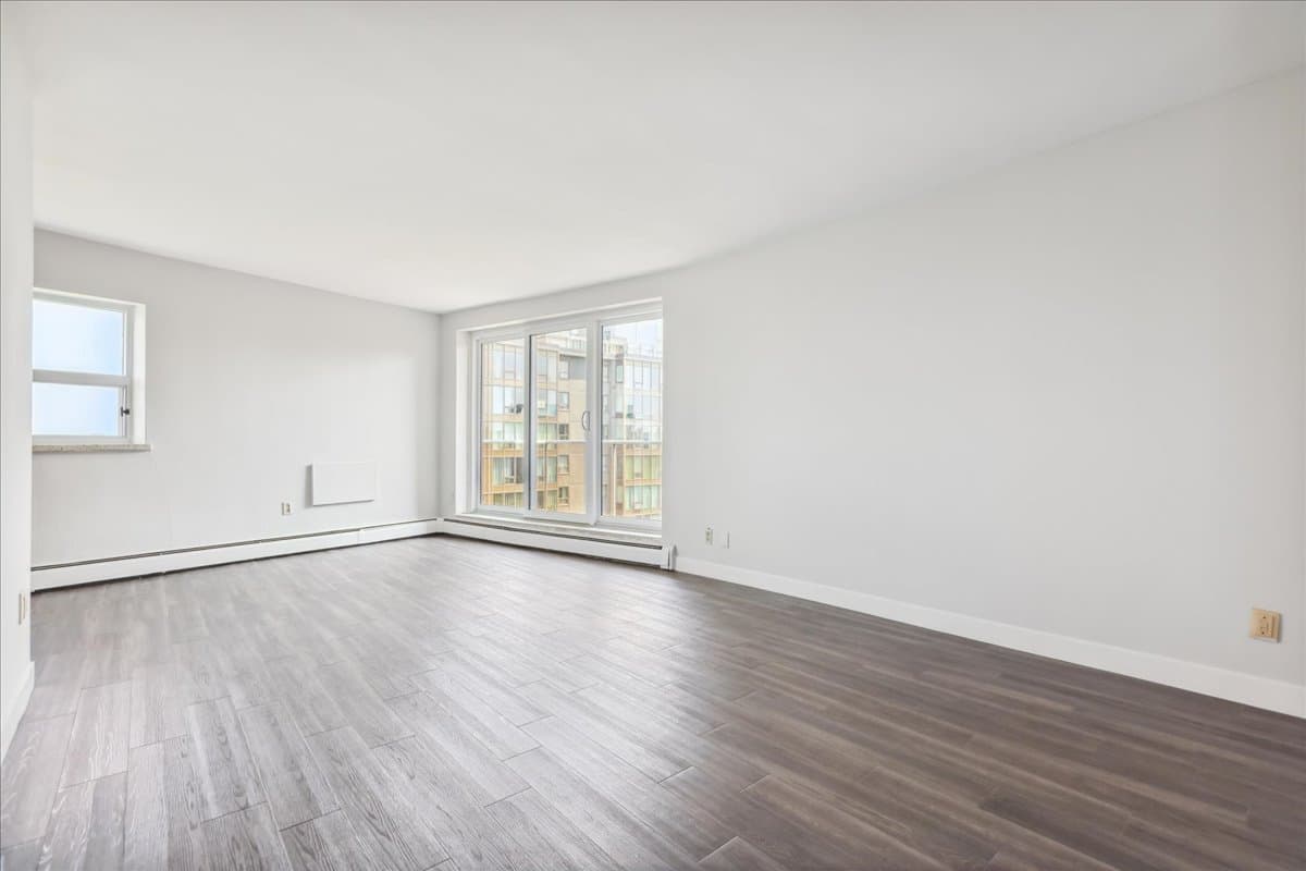 Lord Nelson Apartments — apartment/condo - Photo 10