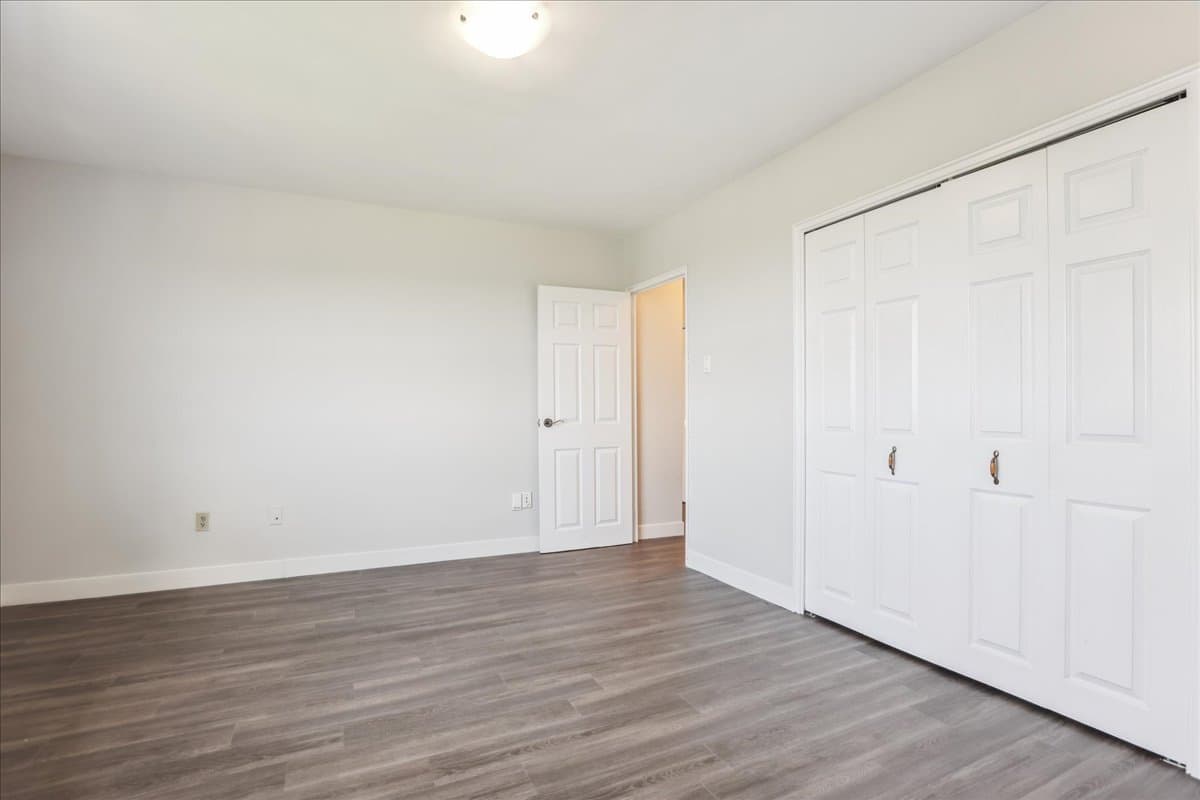 Lord Nelson Apartments — apartment/condo - Photo 12