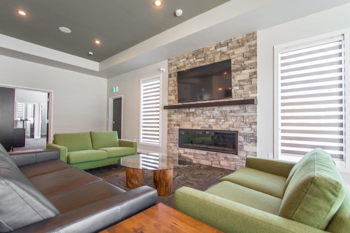 Sterling Manor — apartment/condo - Photo 13