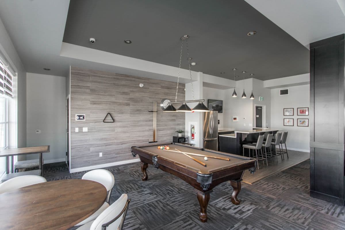 Sterling Manor — apartment/condo - Photo 8