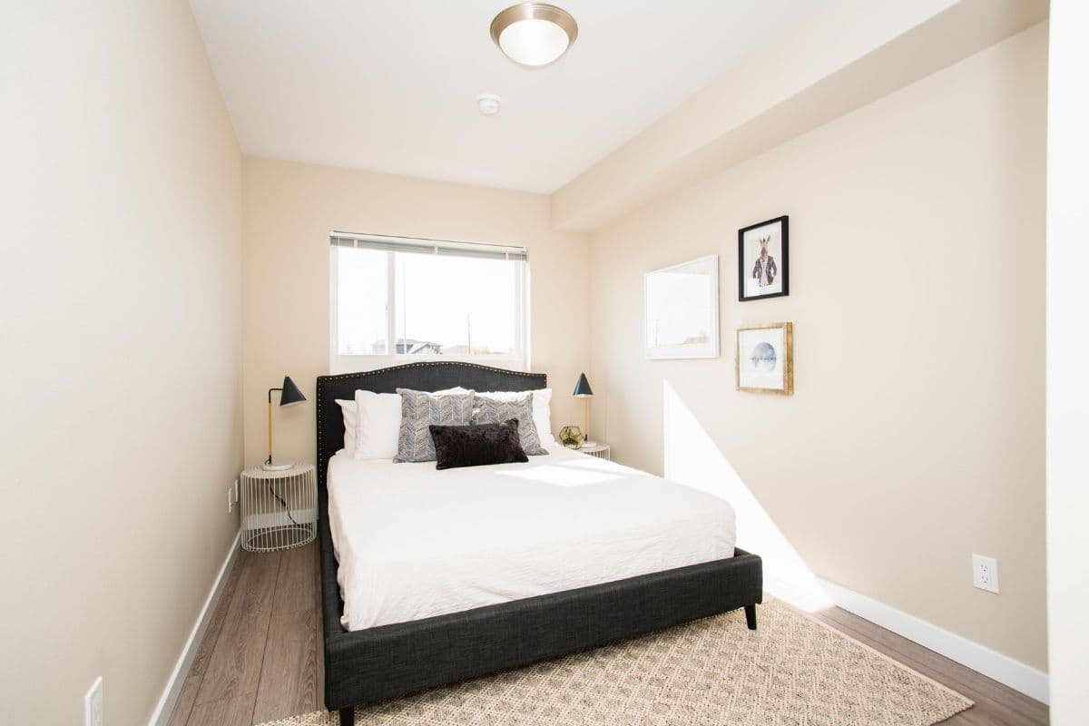 Sterling Manor — apartment/condo - Photo 10