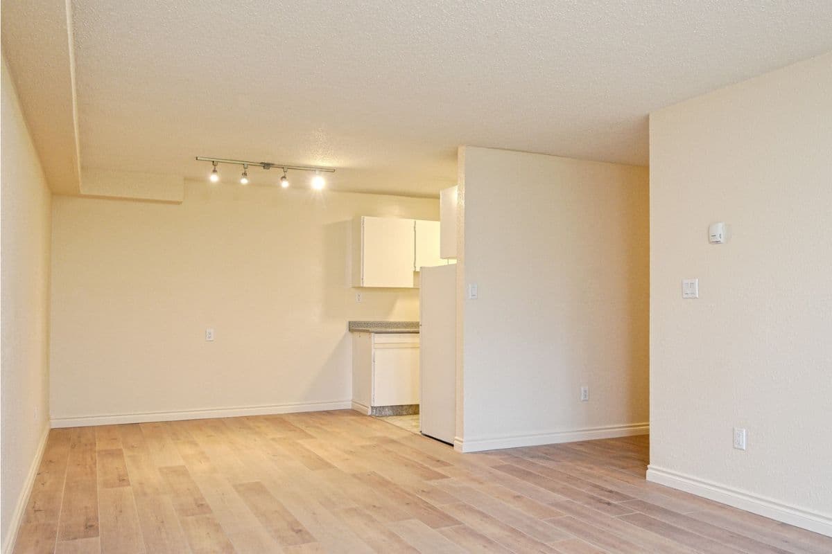 Terrace Green — apartment/condo - Photo 4