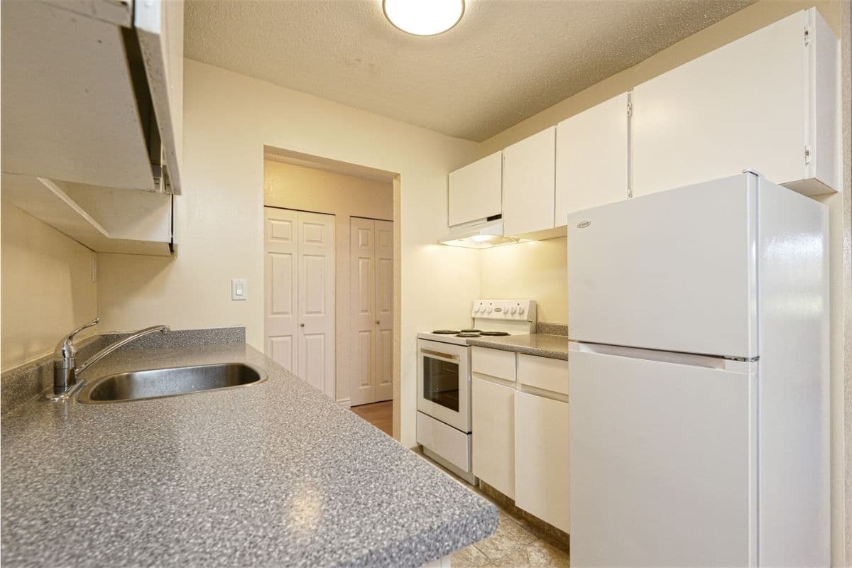 Terrace Green — apartment/condo - Photo 8