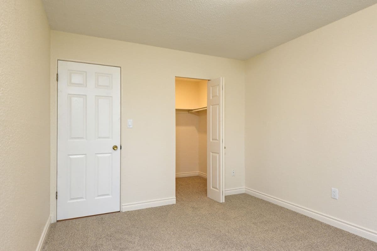 Terrace Green — apartment/condo - Photo 9