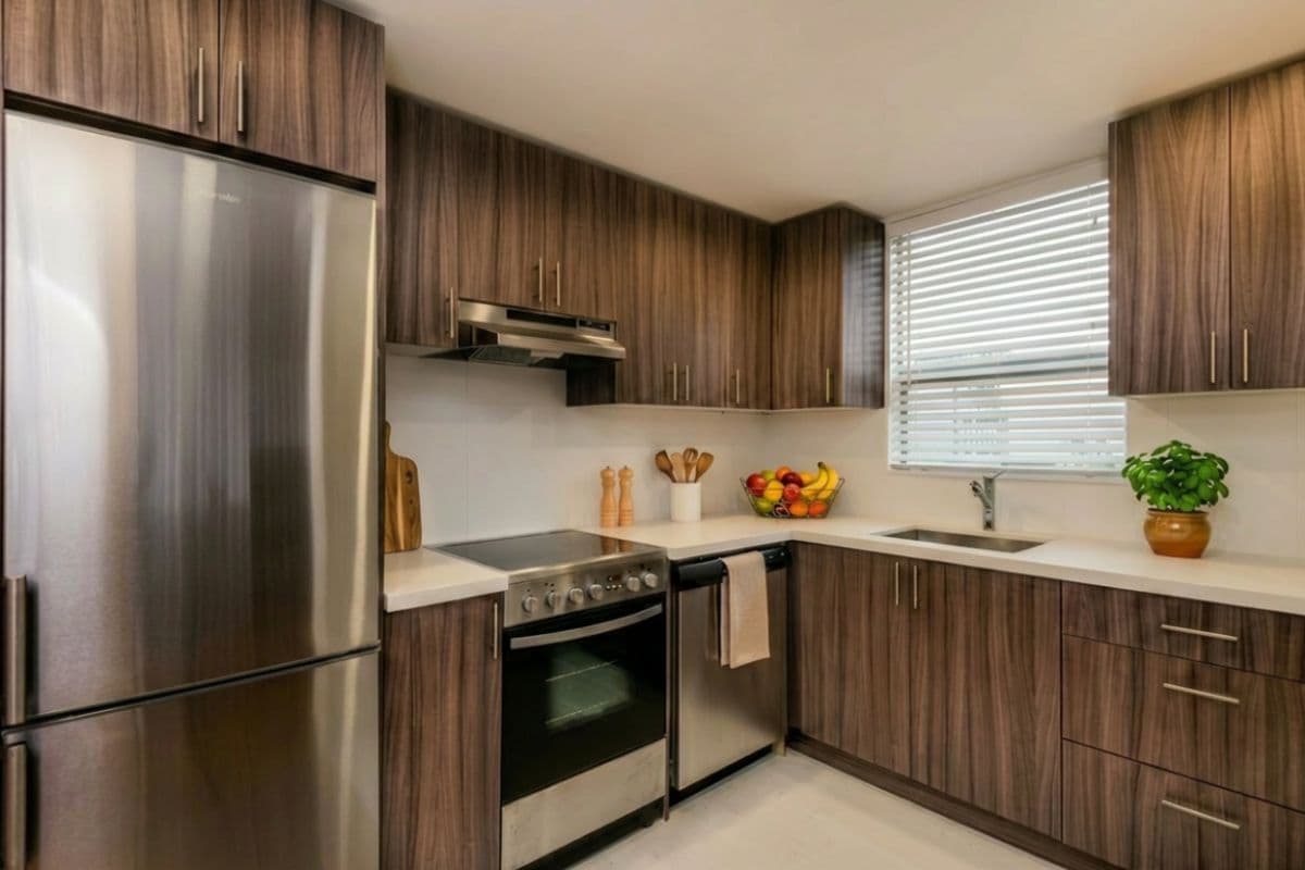 Newport Apartments - Photo 3