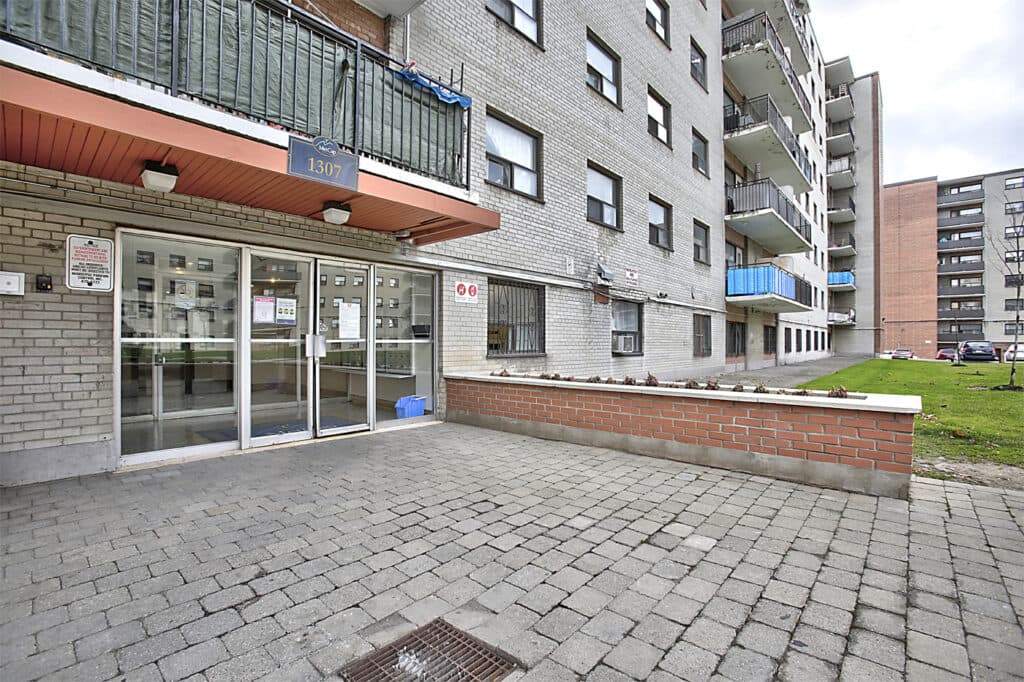 Lu Ray Apartments — 3 Bedroom - Photo 7