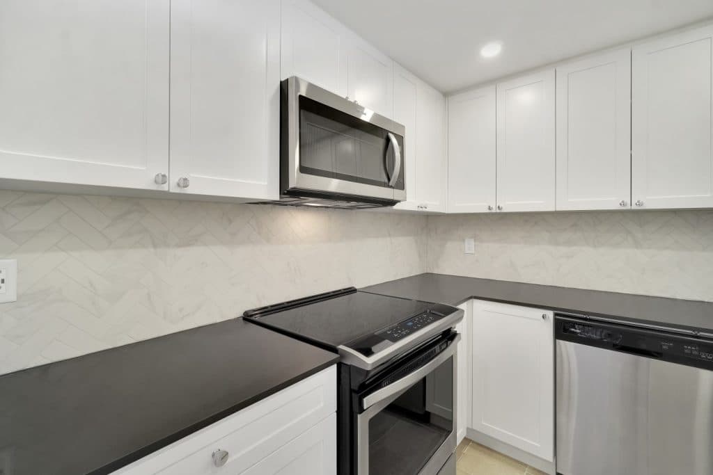 Villa Contessa — 1 Bedroom - Photo 1