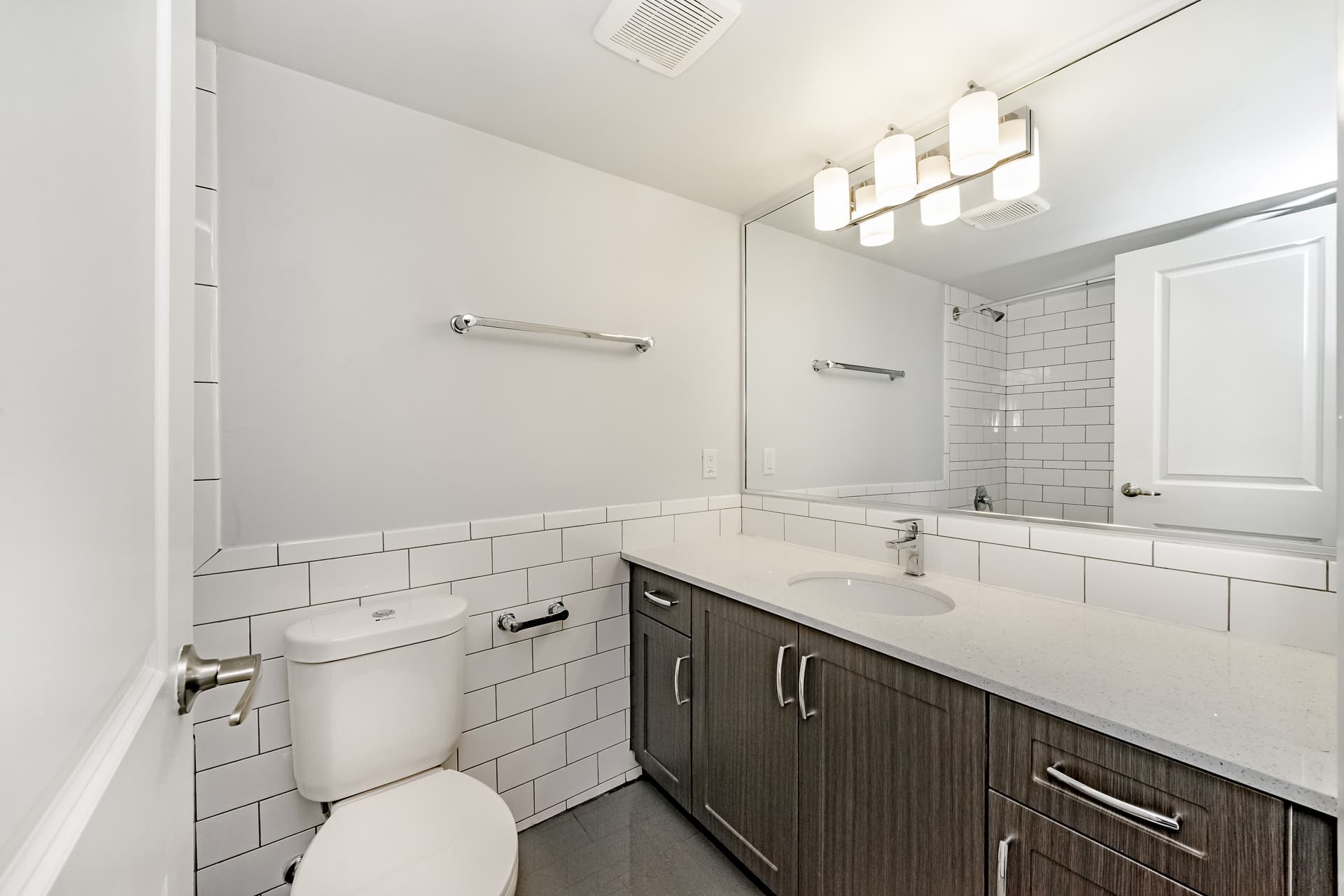Tower West — 1 Bedroom - Photo 24