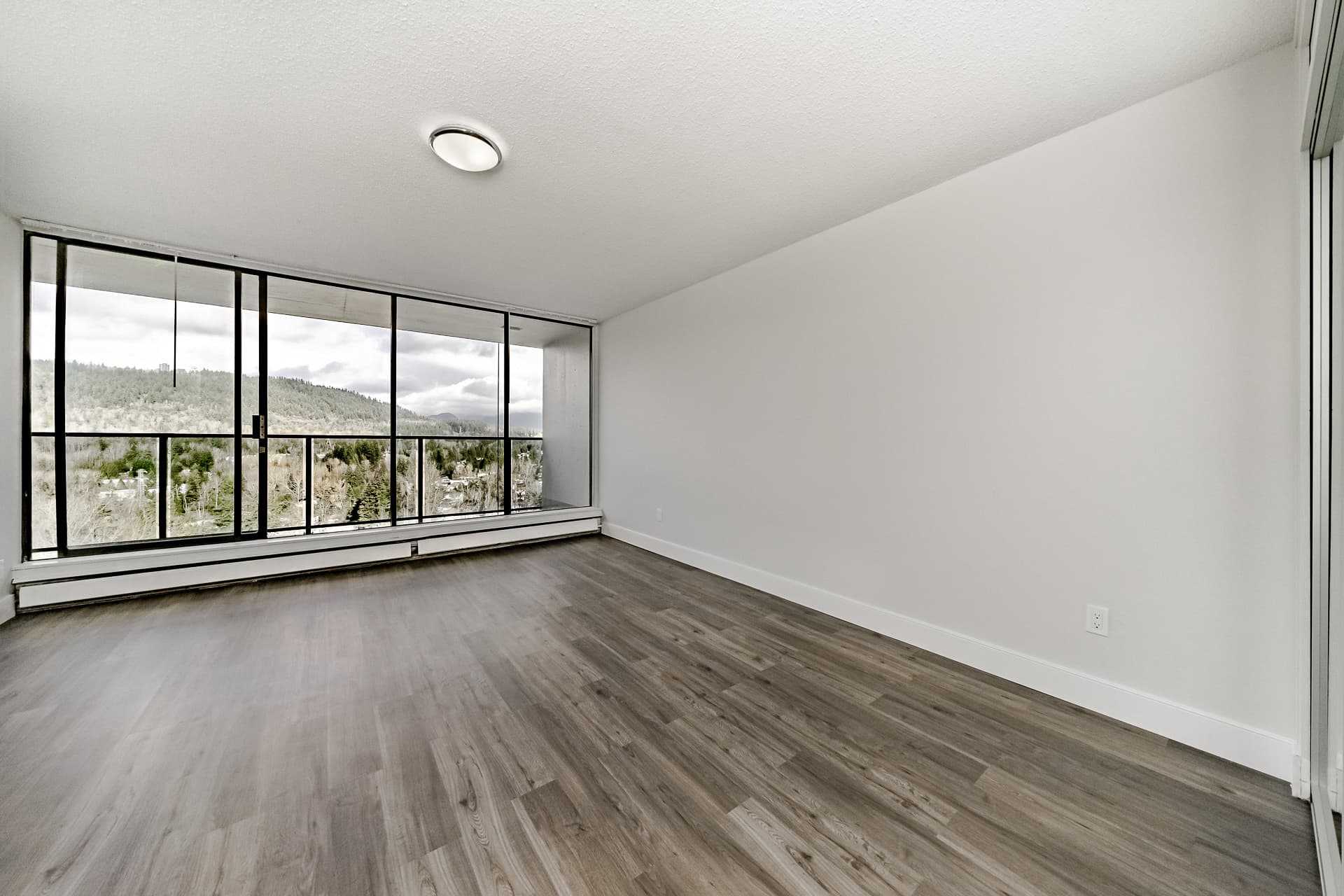 Tower West — 1 Bedroom - Photo 20
