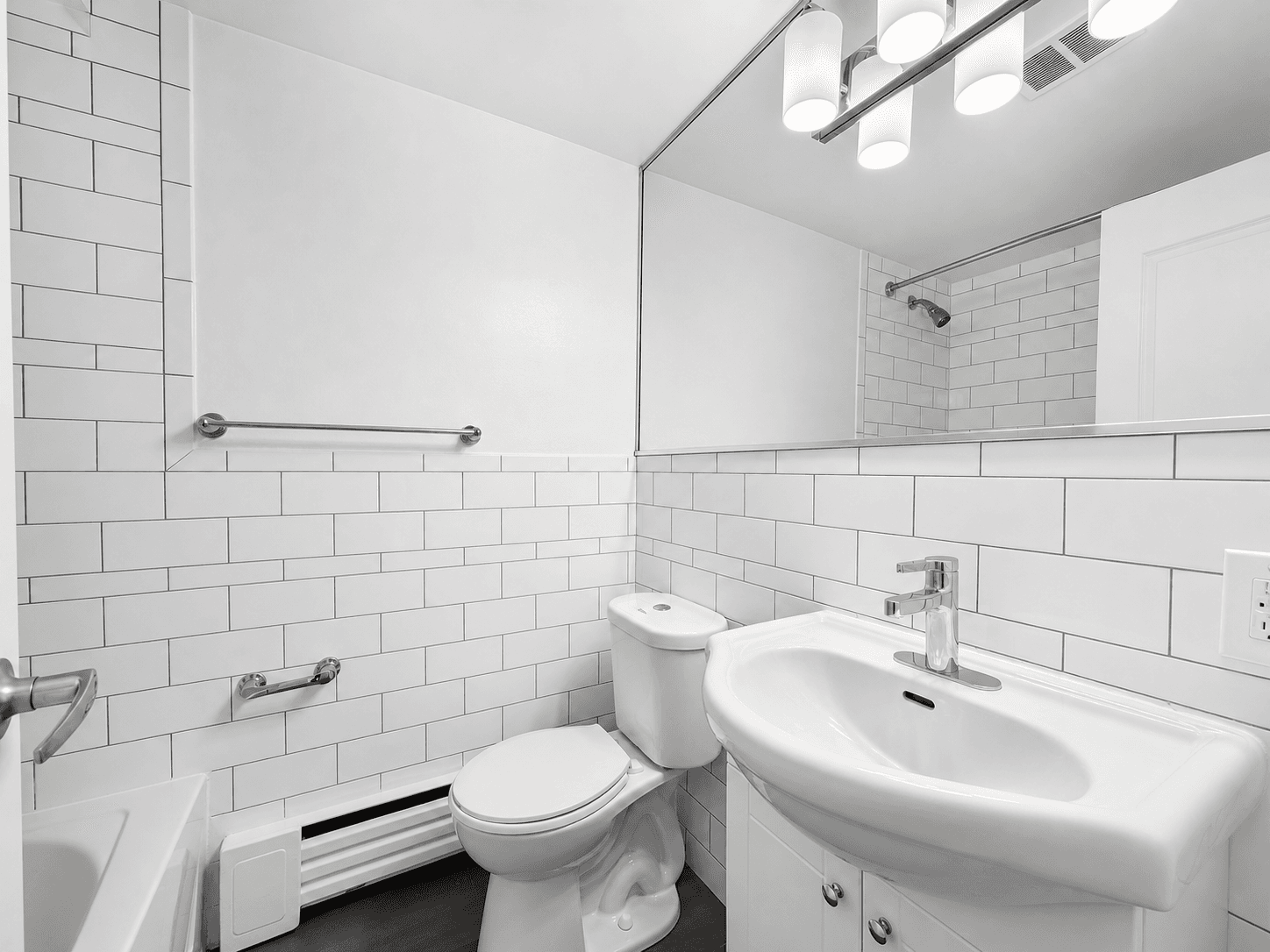 Castellana — Downtown Jr 1 Bedroom - Photo 17