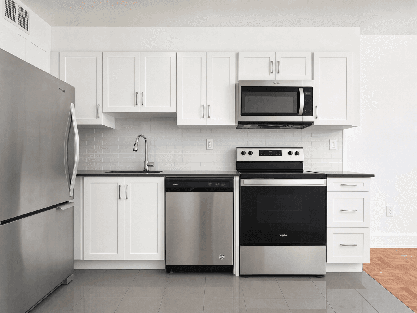 Castellana — Downtown Jr 1 Bedroom - Photo 13