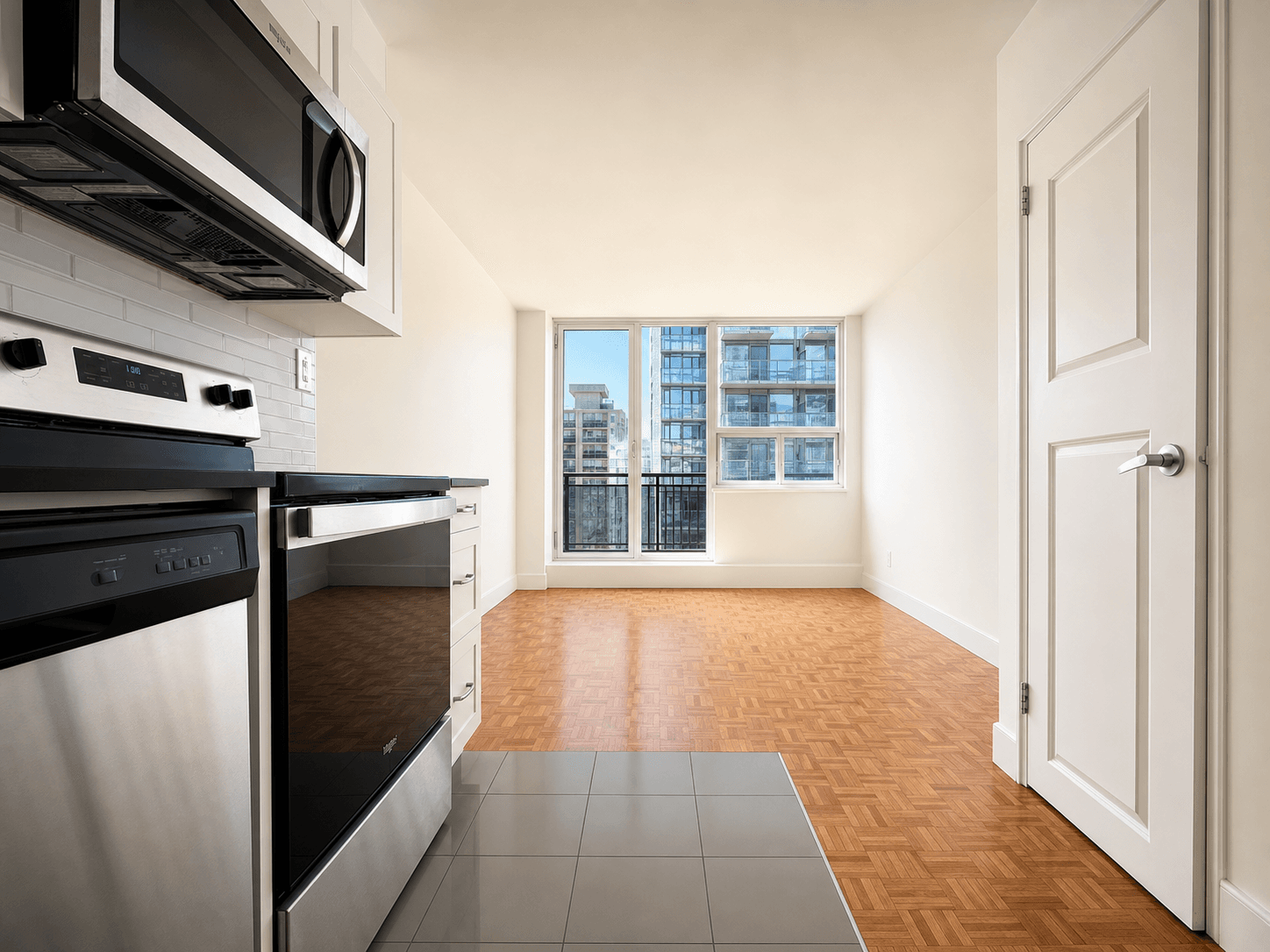 Castellana — Downtown Jr 1 Bedroom - Photo 14
