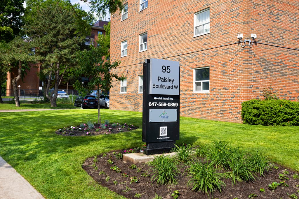Draydon Manor — 1 Bedroom - Photo 5
