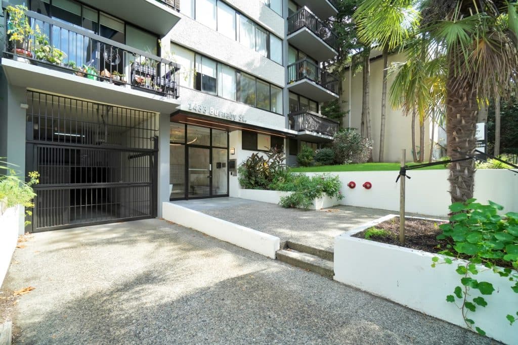 Villa Contessa — 1 Bedroom - Photo 5