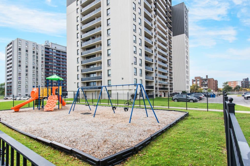 Diplomat Apartments - Photo 14
