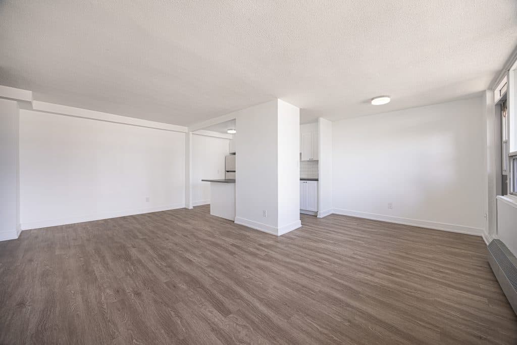 Diplomat Apartments - Photo 4