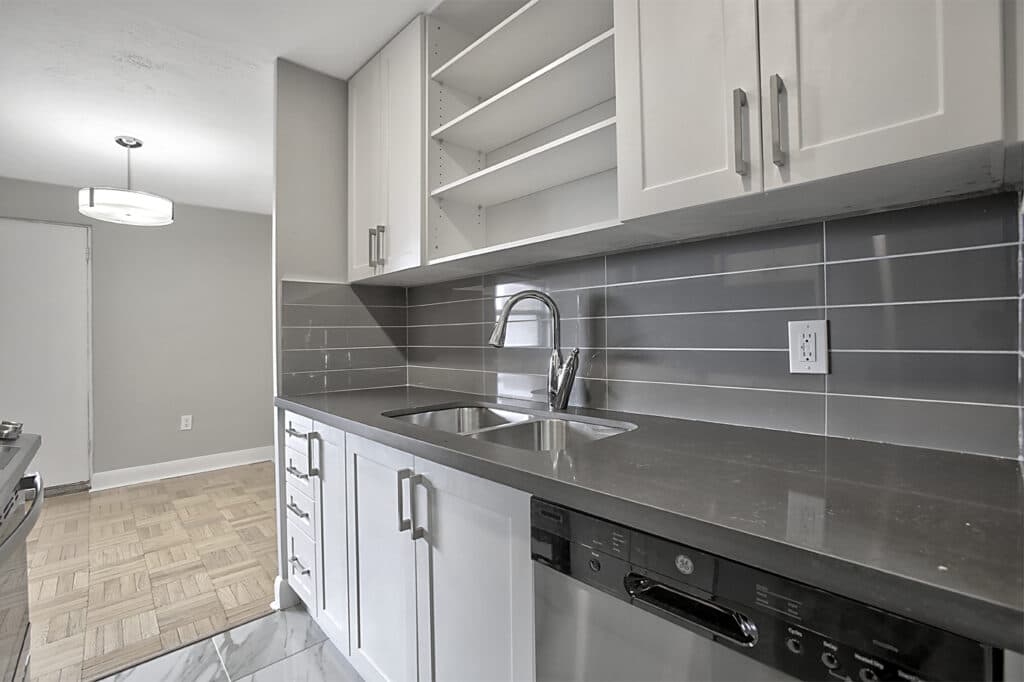Lu Ray Apartments — 3 Bedroom - Photo 2
