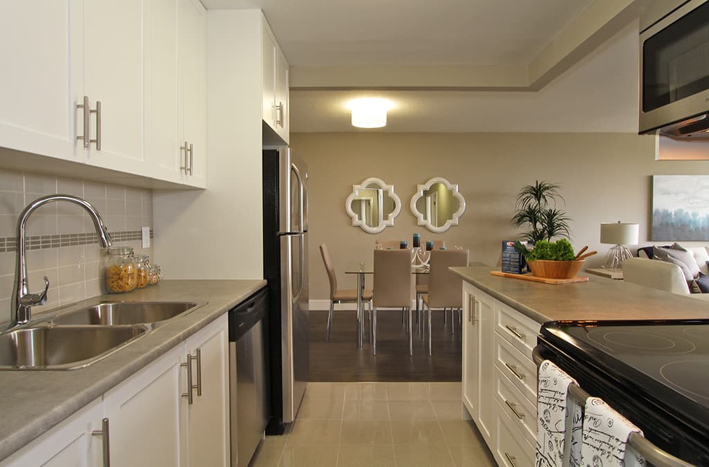 Lougheed Lodge — 3 Bedrooms - Photo 12