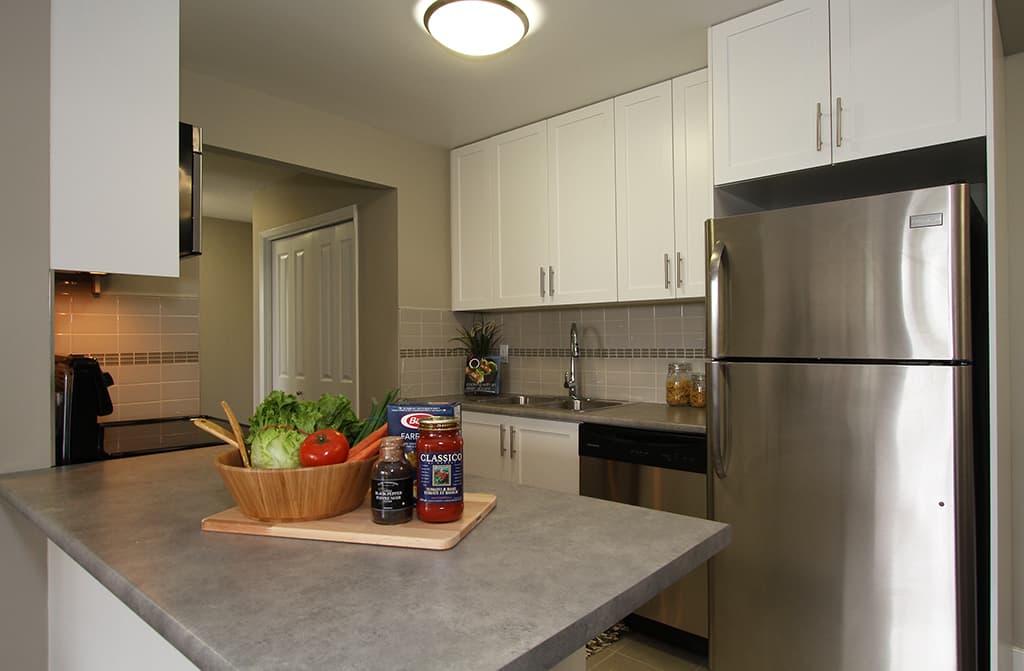 Lougheed Lodge — 3 Bedrooms - Photo 11