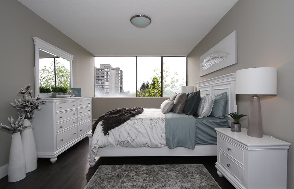 Lougheed Lodge — 3 Bedrooms - Photo 20