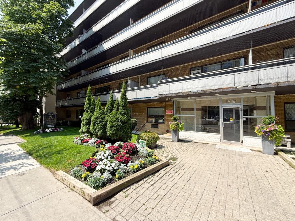 Baintree Apartments — Parkdale 1 Bedroom - Photo 1