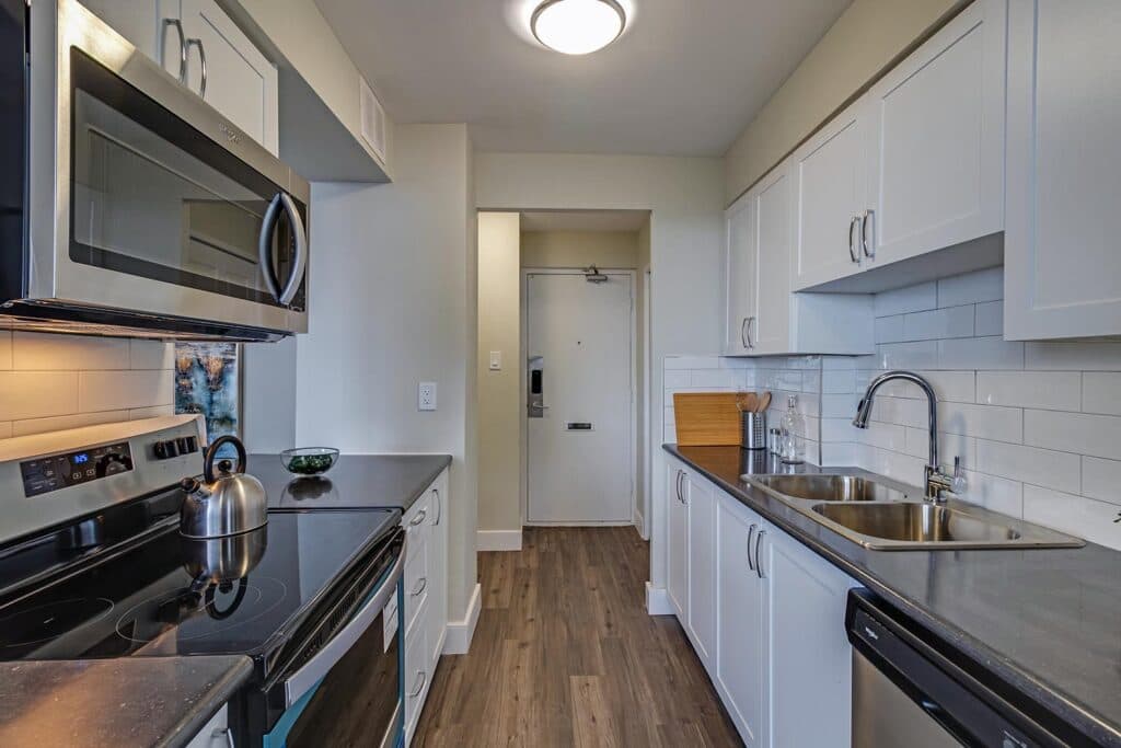 Parkvue [3] — 3 Bedroom - Photo 2
