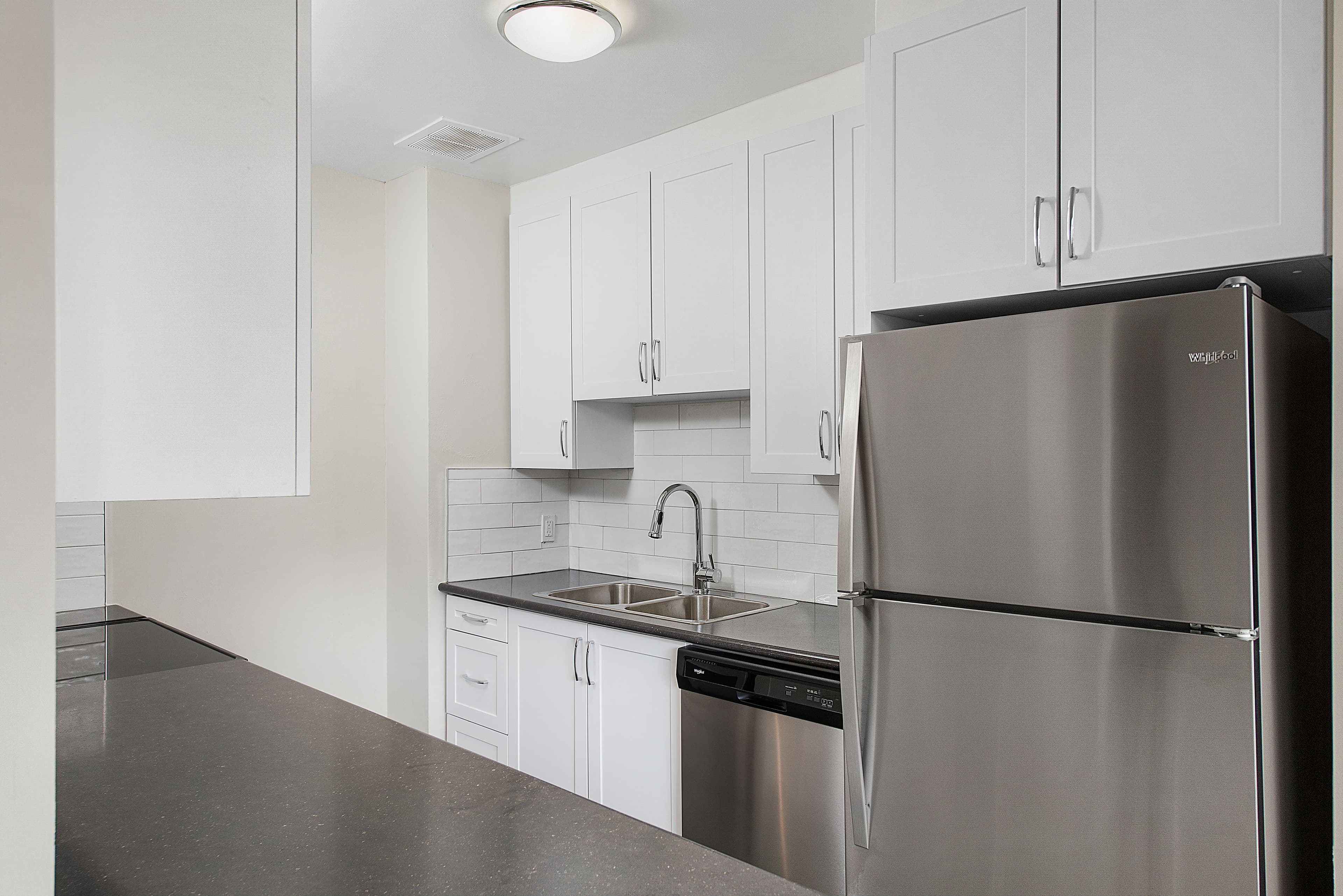 Bloor Street Apartments - Photo 15