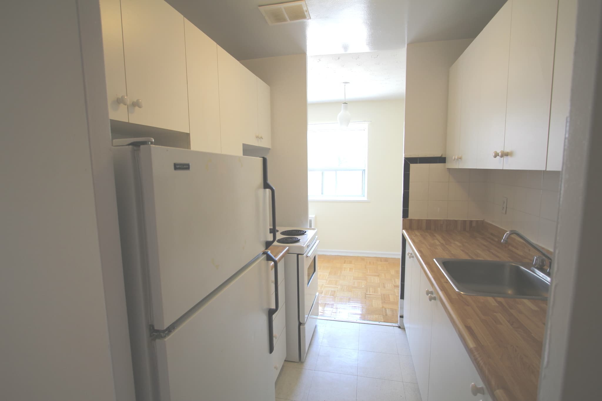 Lu Ray Apartments — 3 Bedroom - Photo 11