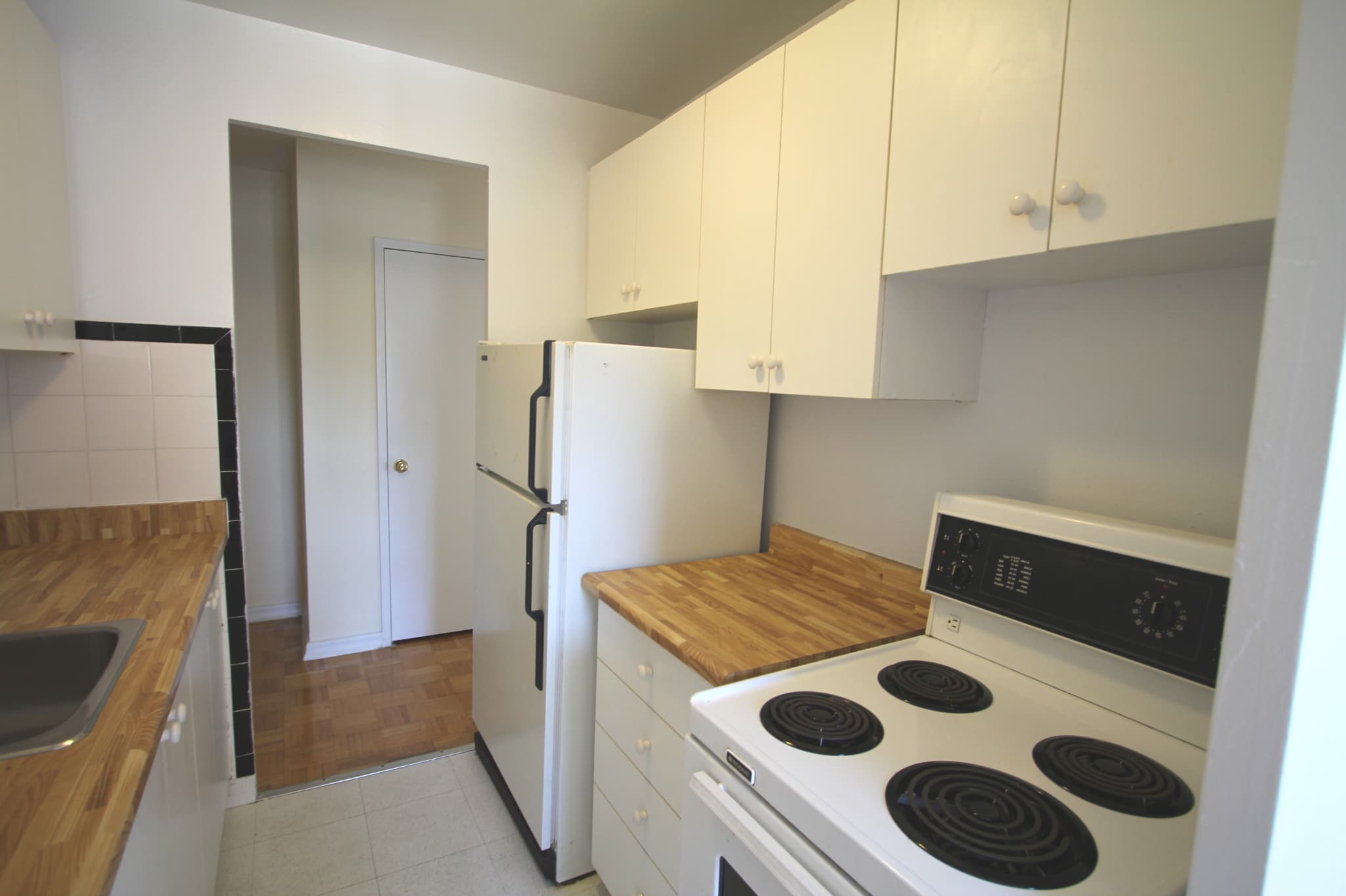 Lu Ray Apartments — 3 Bedroom - Photo 13