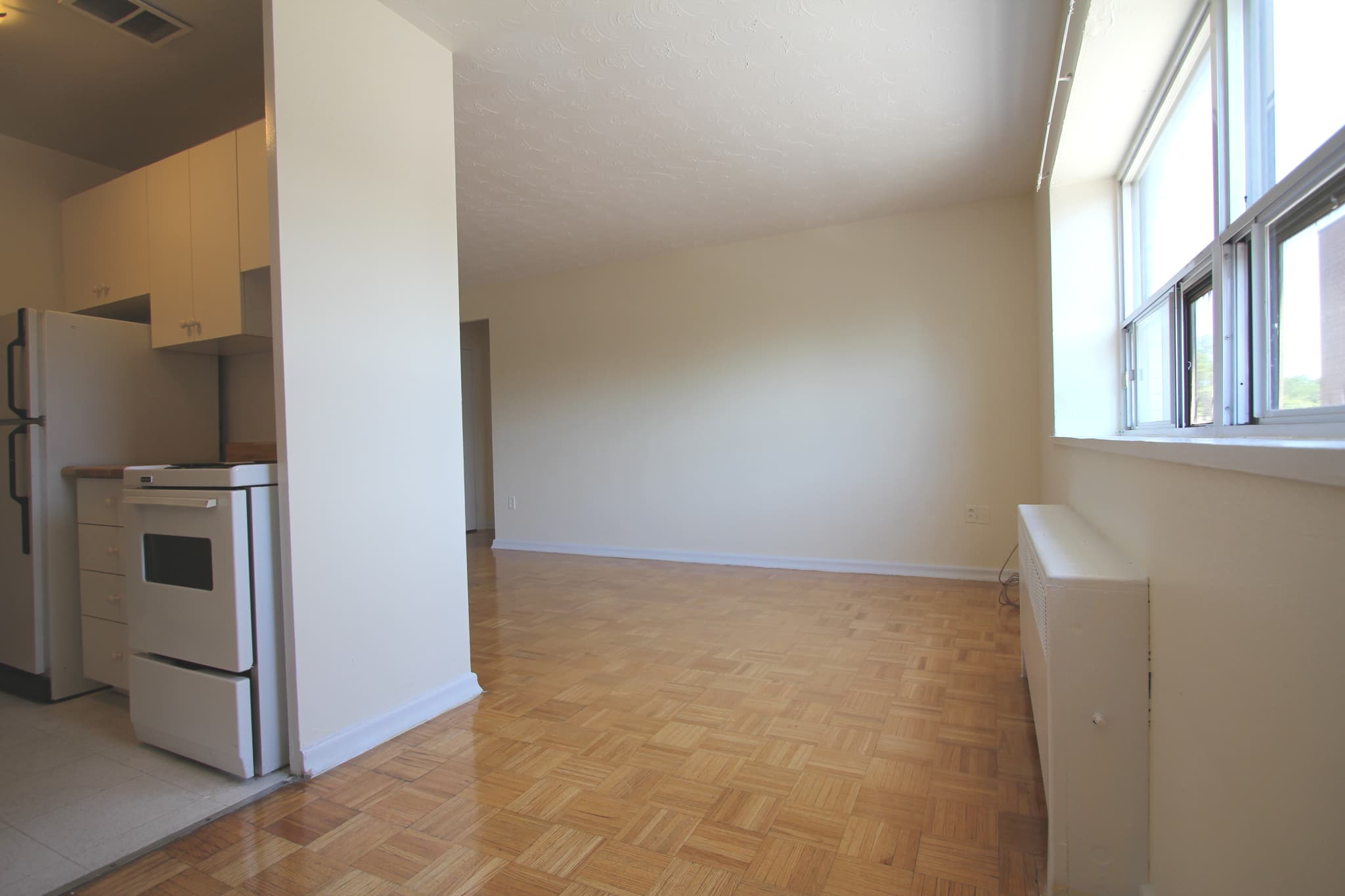 Lu Ray Apartments — 3 Bedroom - Photo 16