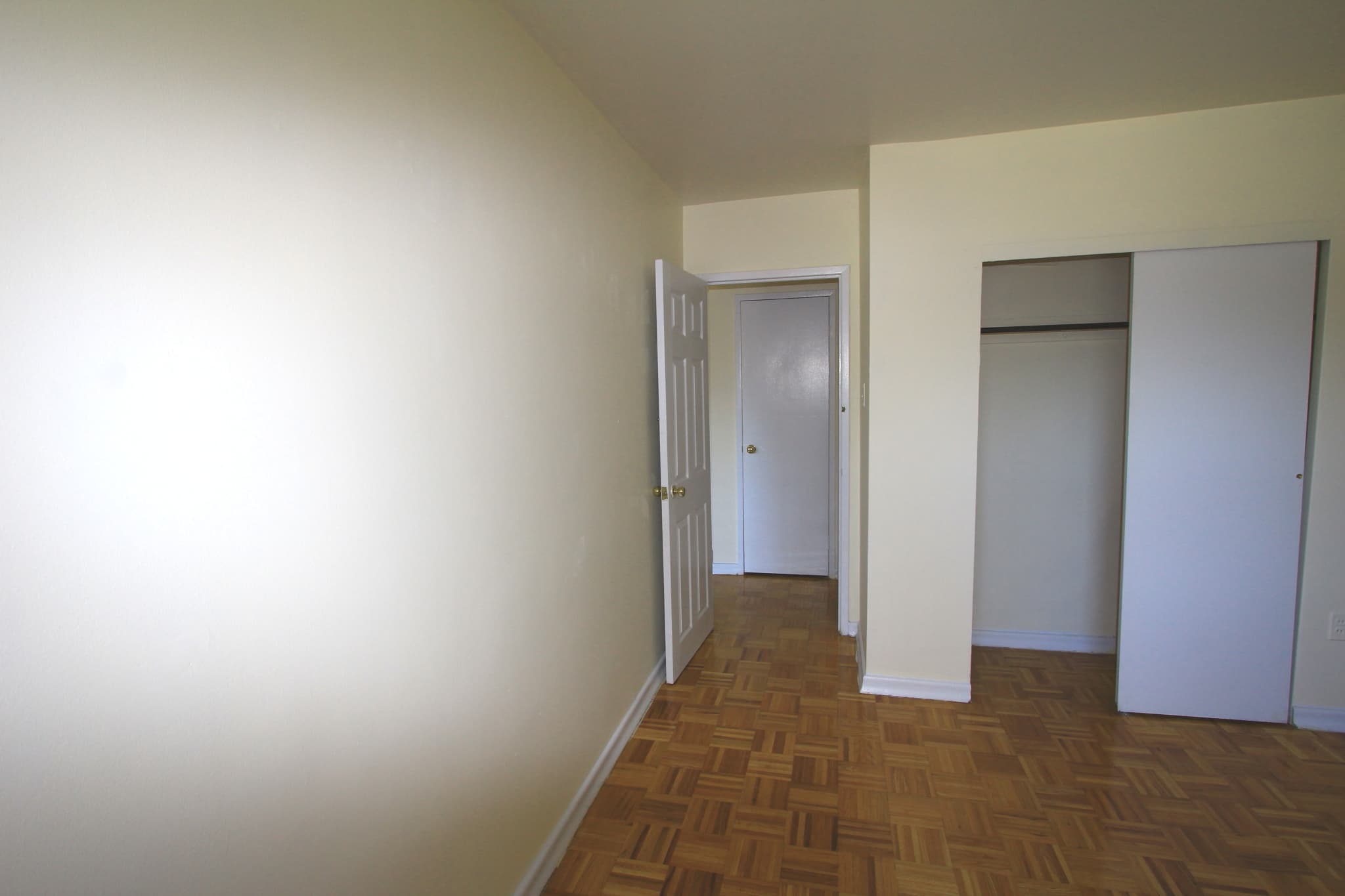 Lu Ray Apartments — 3 Bedroom - Photo 21